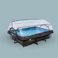 Piscina com estrutura de aço e acabamento em couro